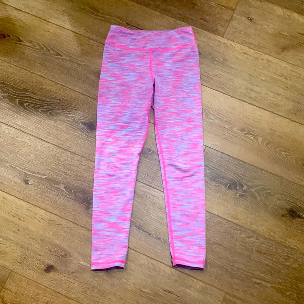 Pink and blue leggings 90 degree